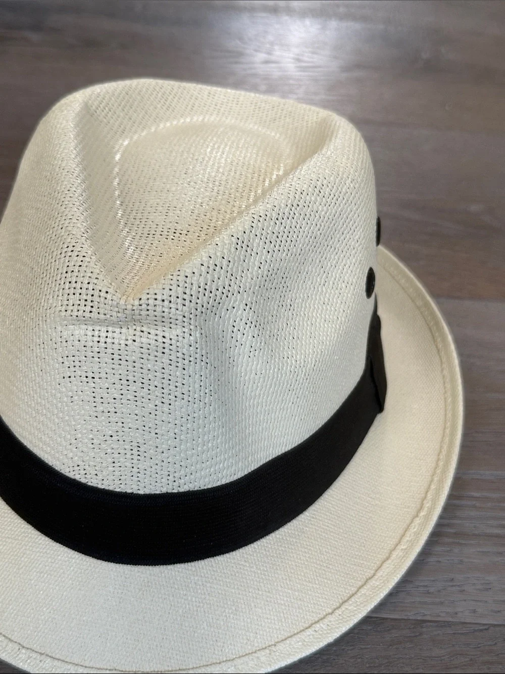 Unisex Breathable Cream Fedora with Black Band, 4 Vents, Elastic Inside Band
